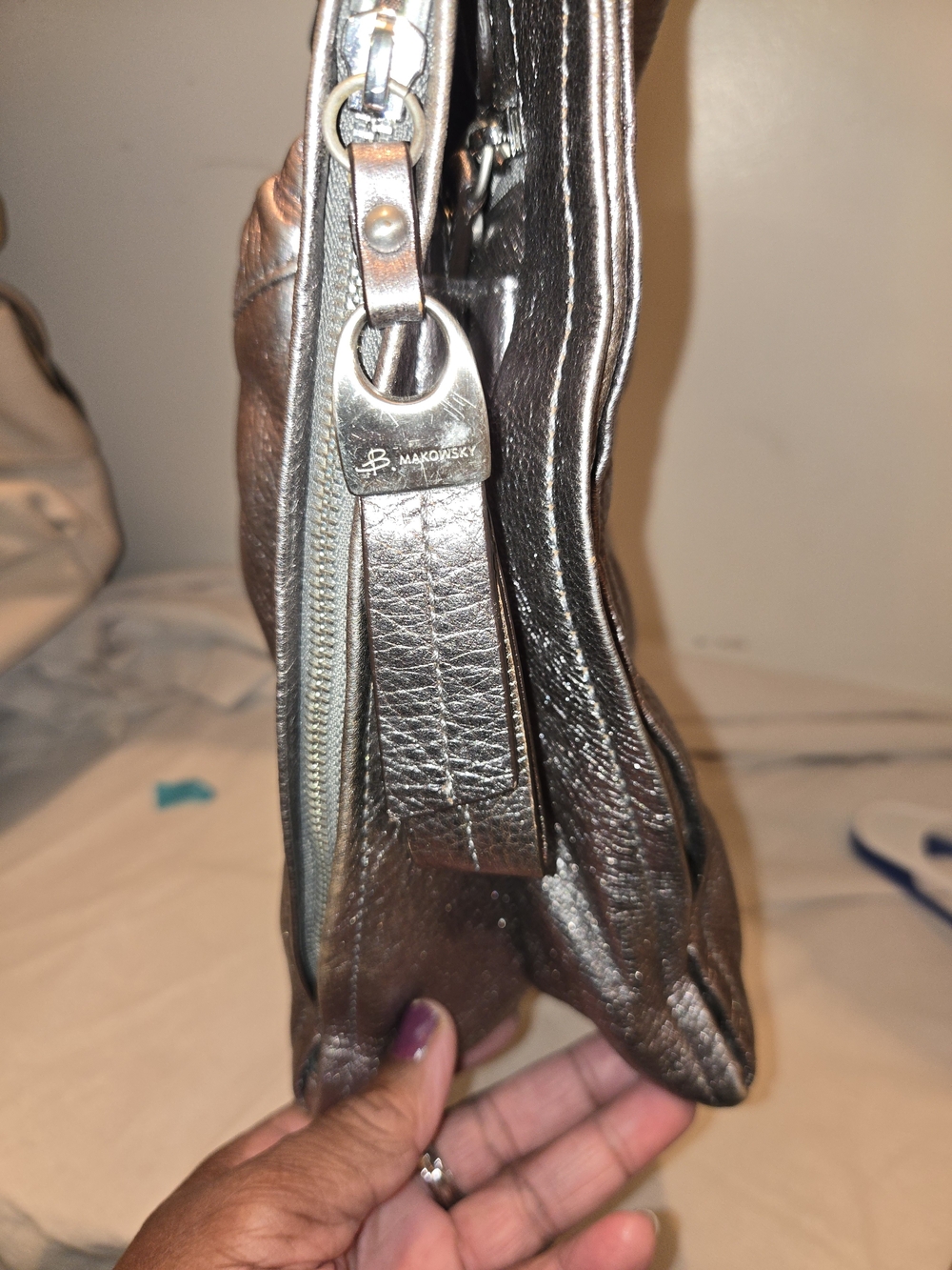 SUPER-soft Standout B. Makowsky Metallic Silver Toned Hobo Shoulder Bag. EUC - Picture 5 of 16